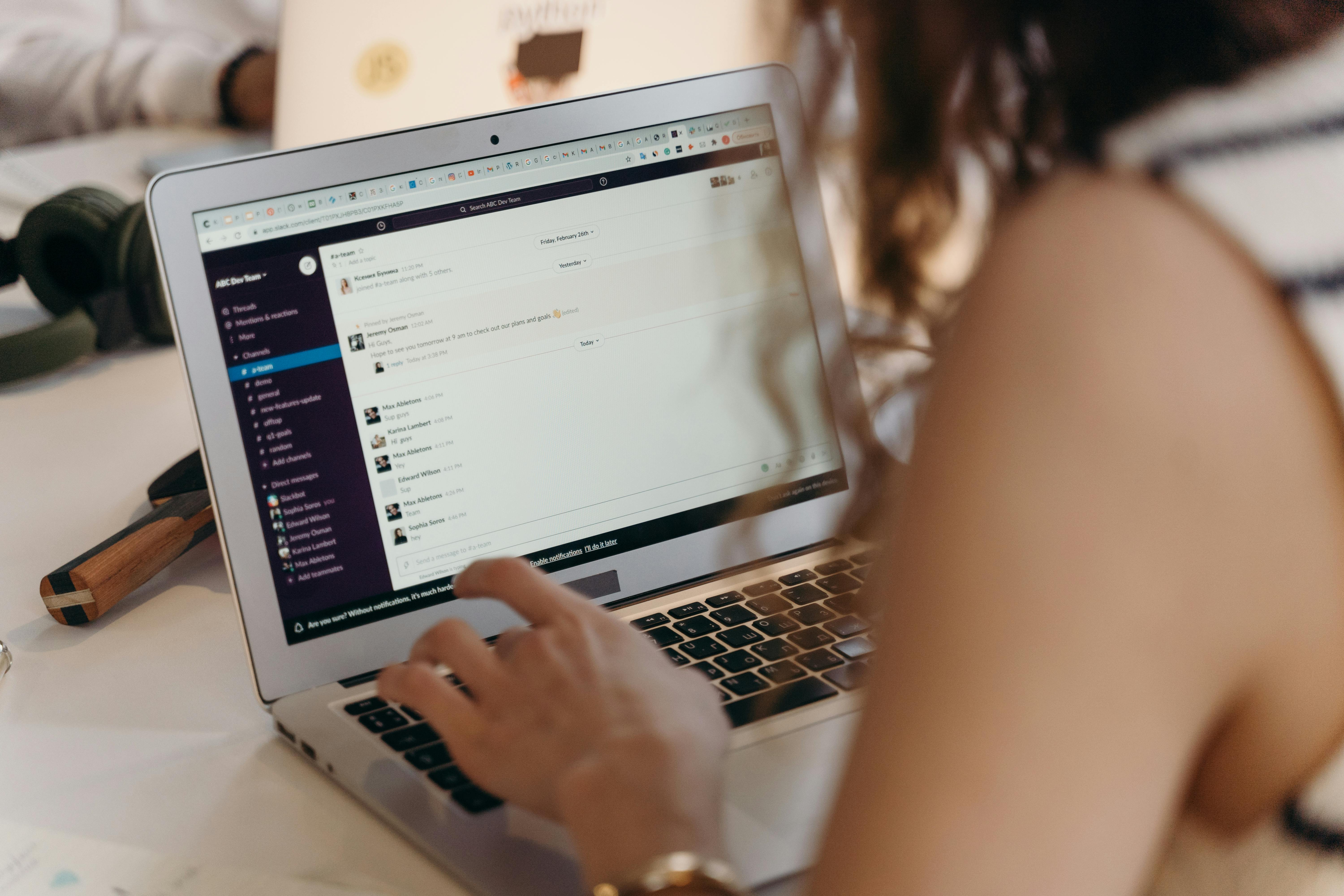 AI Chatbots for Sri Lankan SMEs: How to Cut Support Costs and Capture More Leads in 2026